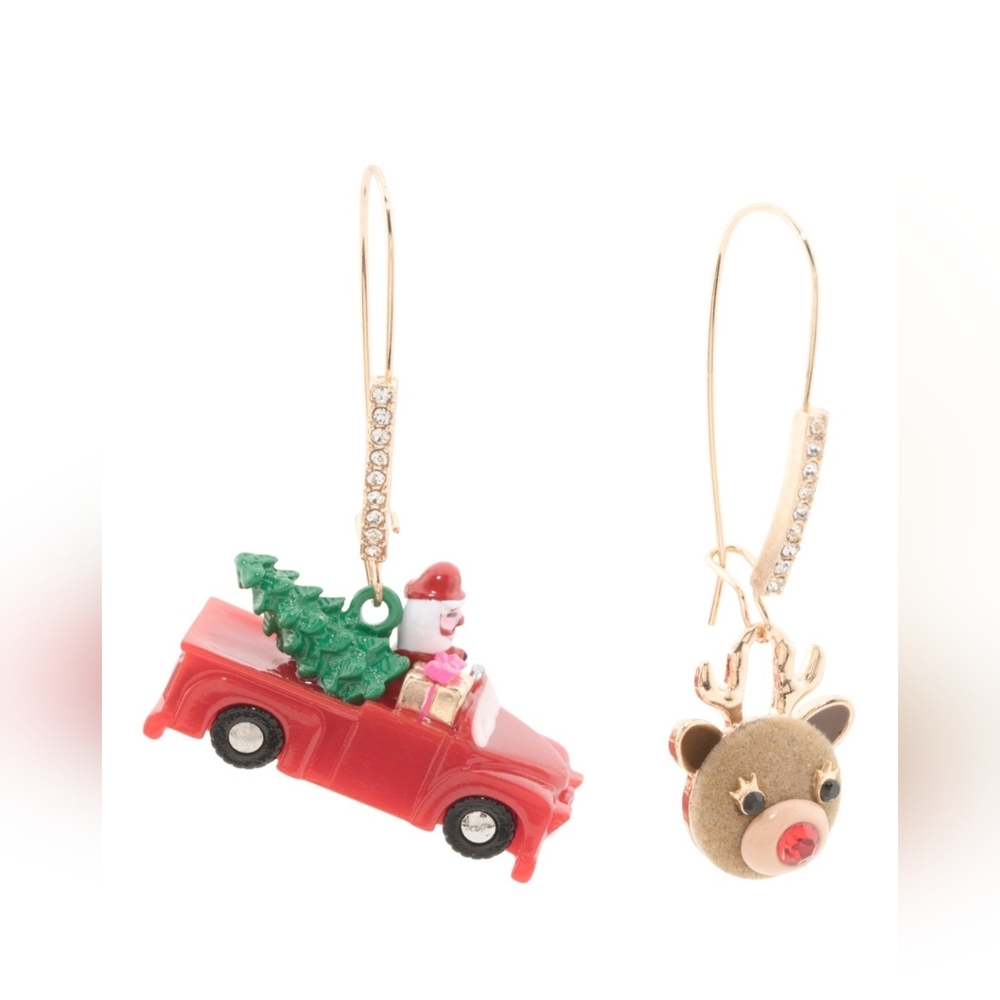 Betsey Johnson Santa Baby mismatched earrings!